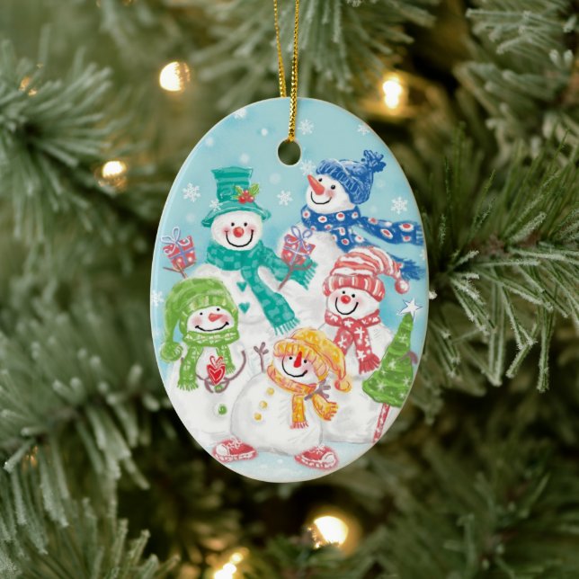 Niedliche Weihnachtsschneefamilie im Schnee Keramikornament (Baum)