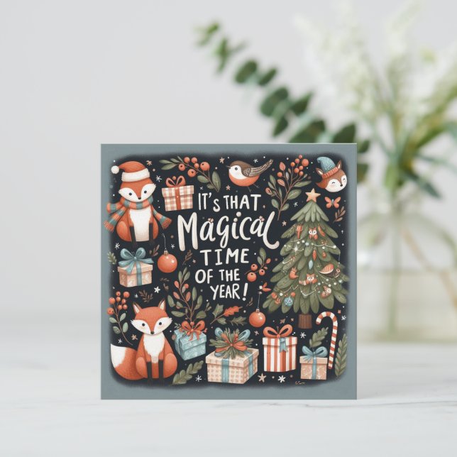 Niedliche Weihnachtswaldstämme und -füchse Feiertagskarte (Stehend Vorderseite)