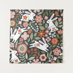 Niedliche, weiße Kaninchen, Vintages Blumenmuster. Wandteppich