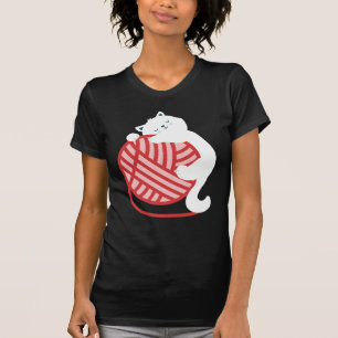 Niedliche weiße Katze mit Garnkugel T-Shirt