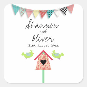 Niedliche Whimsical Birds und Birdhouse-Gastgesche Quadratischer Aufkleber