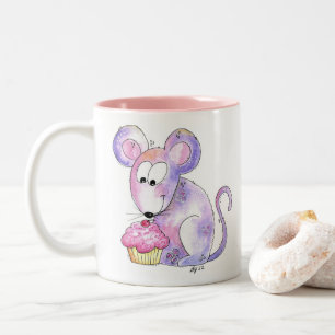 Niedliche whimsical Maus mit einem Cupcake Zweifarbige Tasse
