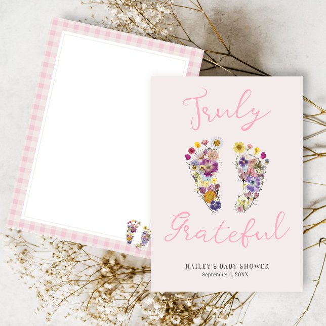 Niedliche Wildblume Fußabdrücke Rosa Kinderdusche Dankeskarte (Cute pink Truly Grateful pressed wildflower footprints floral girl baby shower flat thank you card)