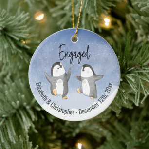 Niedliche Winterpinguine Mit Monogramm Verlobt Keramik Ornament