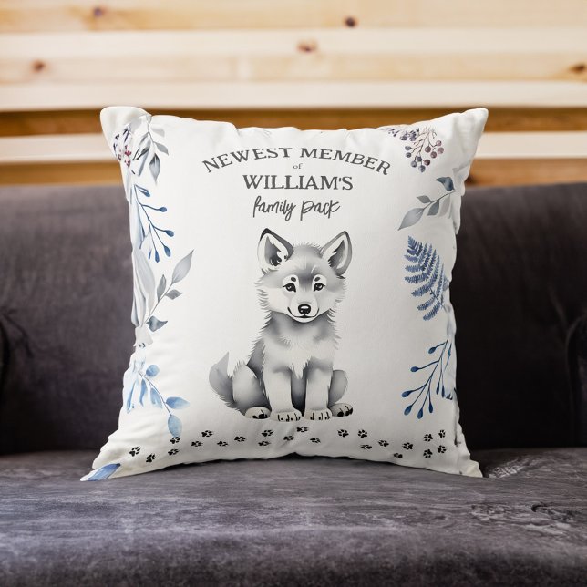 Niedliche Wolf cub Babydusche Babygeschenke person Kissen (Cute wolf cub baby shower baby gifts personalized name throw pillow wolf themed nursery decor )