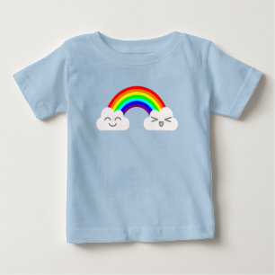 Niedliche Wolken und ein Regenbogen-T - Shirt
