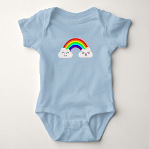 Niedliche Wolken und Regenbogen Baby Strampler