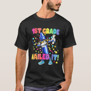 Niedlicher Absolvent der 1. Klasse Naille IT-Schul T-Shirt
