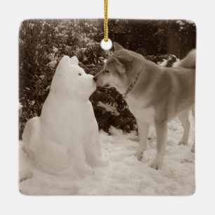 niedlicher akita kissender Schneemann akita saison Keramikornament