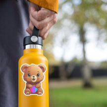 Niedlicher androgyner Stachelbär mit Herz
