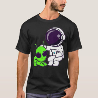 Niedlicher Astronaut, der mit einem Alien-Cartoon  T-Shirt