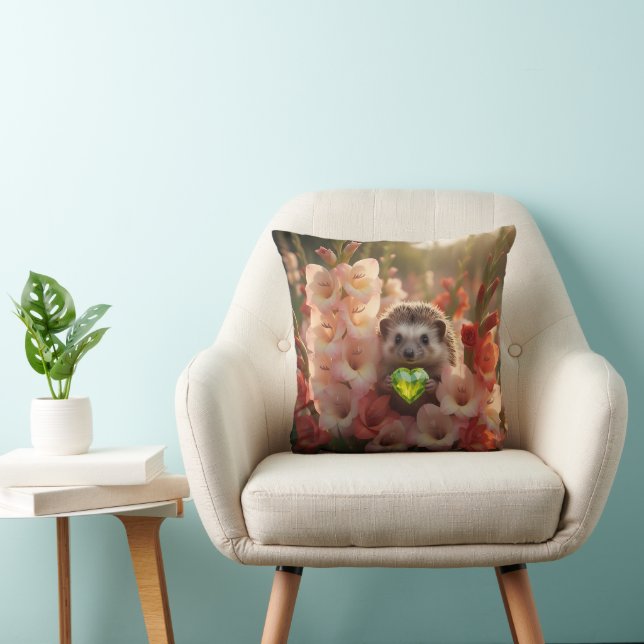 Niedlicher August-Igel mit Peridot-Herz Kissen (Stuhl )