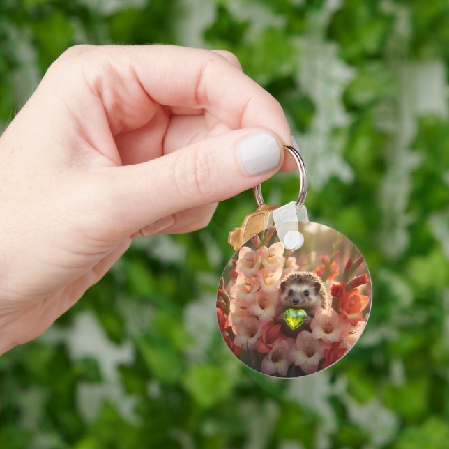 Niedlicher August-Igel mit Peridot-Herz Schlüsselanhänger (Hand)