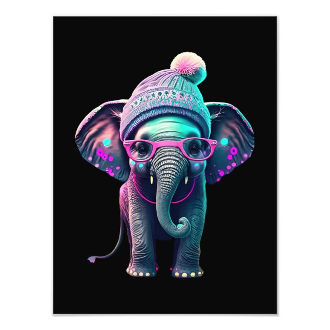 Niedlicher Baby Elephant mit Beanie und rosa Brill Fotodruck (Vorne)