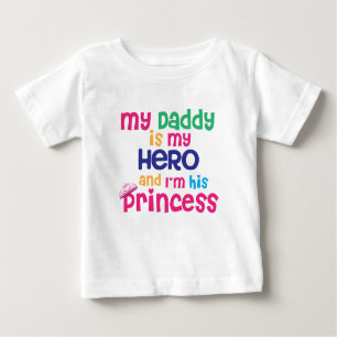 Niedlicher Babyzitat Heldvati und Baby T-shirt