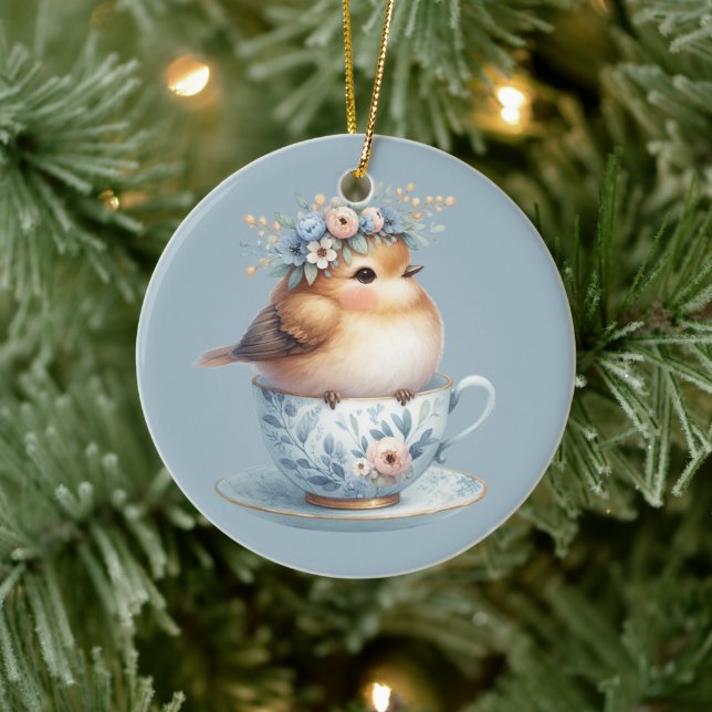 Niedlicher Blauer Vogel mit Blütenkrone im Teacup Keramik Ornament (Baum)