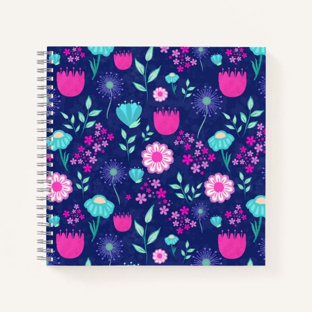 Niedlicher Blumenhintergrund Notizbuch (Vorderseite)