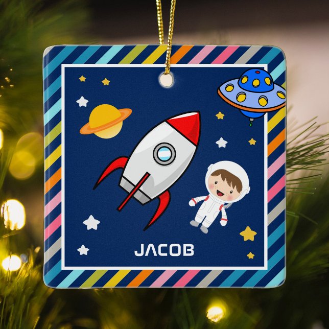 Niedlicher Boy Astronaut Weltraumraketenraum Kinde Keramikornament (Von Creator hochgeladen)