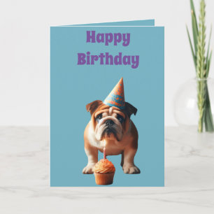 Niedlicher Bulldog mit einem Geburtstagshügel Karte