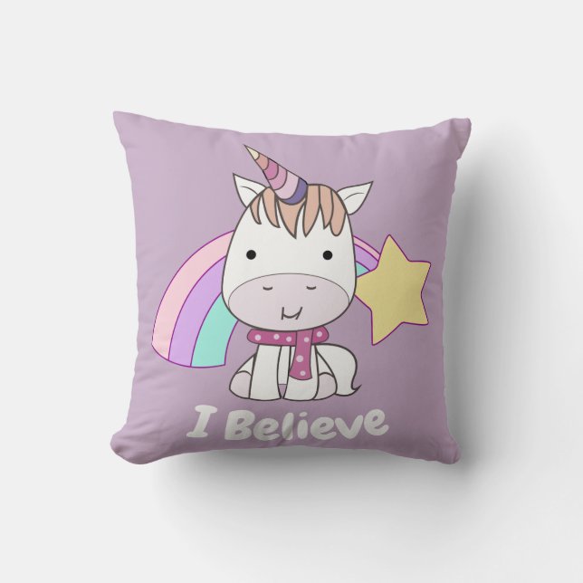 Niedlicher Cartoon Baby Unicorn und Rainbow Lila Kissen (Vorderseite)
