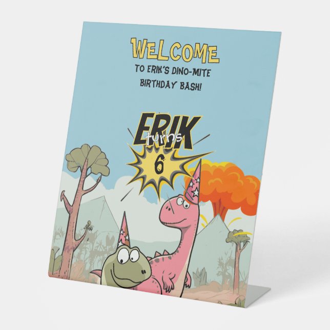 Niedlicher Cartoon Dinosaur Geburtstag Sockelschild (Vorderseite)