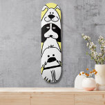 Niedlicher Cartoon Dog Minimalistische Pet Design Skateboard<br><div class="desc">Mit diesem bezaubernden Hundeschema Skateboard Deck können Sie Ihren Skaten etwas Spielfreude verleihen! Mit drei gestapelten Hunden im Cartoon-Stil in einem kühnen Schwarz-Weiß-Design vor einem hellen Hintergrund ist dieses Brett perfekt für Hundefreunde, Haustierzüchter und Skater, die eine moderne Ästhetik schätzen. Dieses hochwertige Skateboarddeck ist für Aufführungen und Ausstellungen konzipiert und...</div>