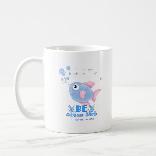 Niedlicher Cartoon Fisch mit rosa Flossen und Bubb Kaffeetasse (Links)