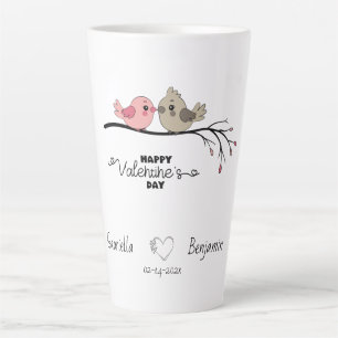 Niedlicher Cartoon Lovebirds auf dem Ast Valentins Milchtasse