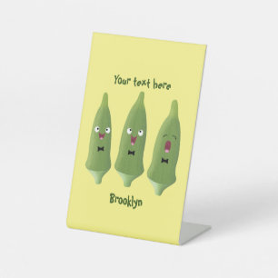 Niedlicher Cartoon mit Okra Sockelschild