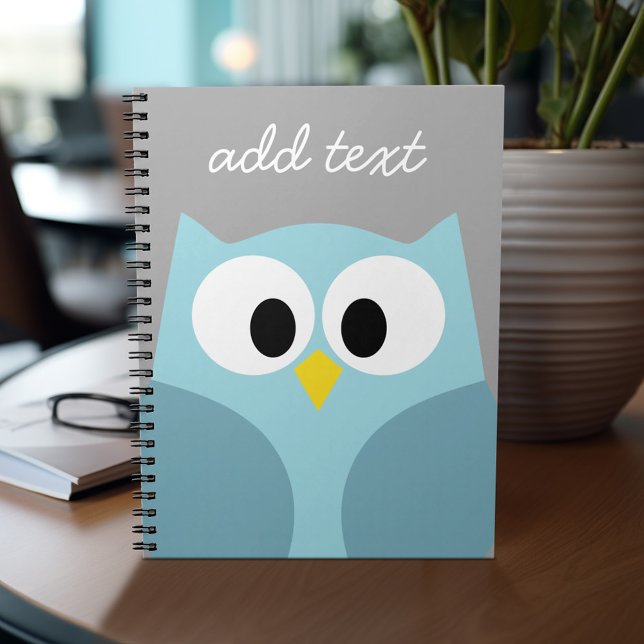 Niedlicher Cartoon Owl - Blauer und Grauer Individ Notizblock (Personalized notebook - add your name or other text)