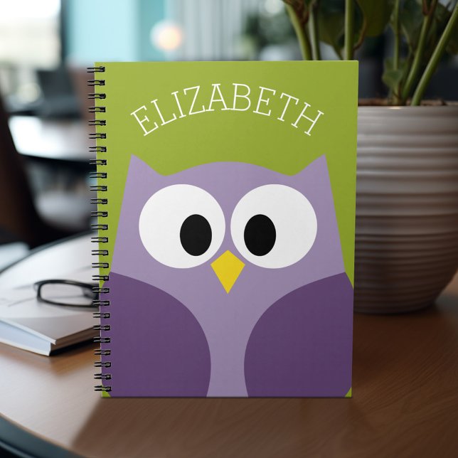 Niedlicher Cartoon Owl Lila und Pistachio Individu Notizblock (Personalized notebook - add name and custom text)