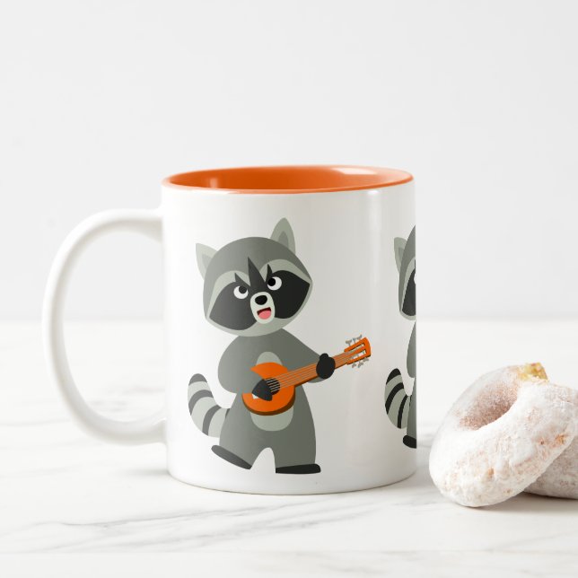 Niedlicher Cartoon Raccoon Spielen Banjo Zweifarbige Tasse (Mit Donut)