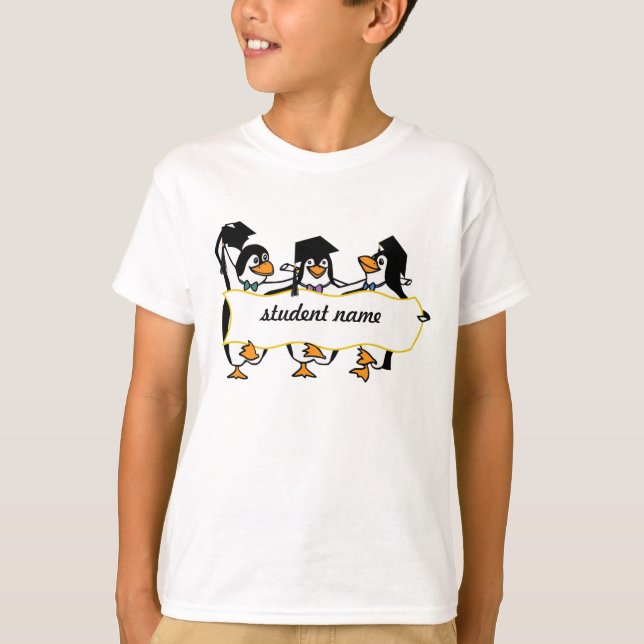 Niedlicher Cartoon Schließe Pinguine mit Banner T-Shirt (Vorderseite)