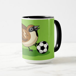 Niedlicher Cartoon-Sparrow-Fußballspieler Tasse