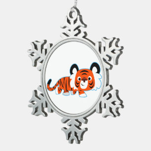 Niedlicher Cartoon Tiger auf der Kiefernwalbe Schneeflocken Zinn-Ornament