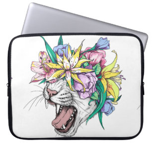 Niedlicher Cartoon Wildkatze Kopf in einem Blumenk Laptopschutzhülle