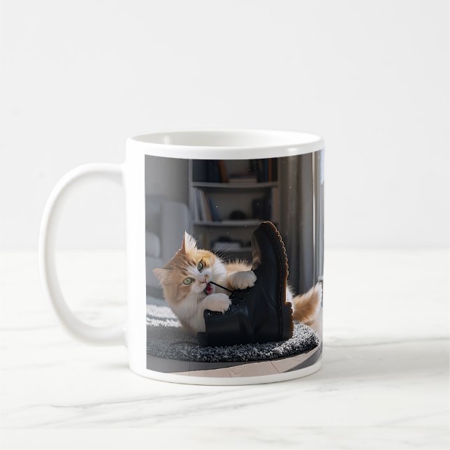 Niedlicher Cat Playing Boot Kaffeetasse (Links)