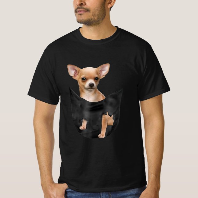 Niedlicher Chihuahua zu Weihnachten in der Tasche T-Shirt (Vorderseite)