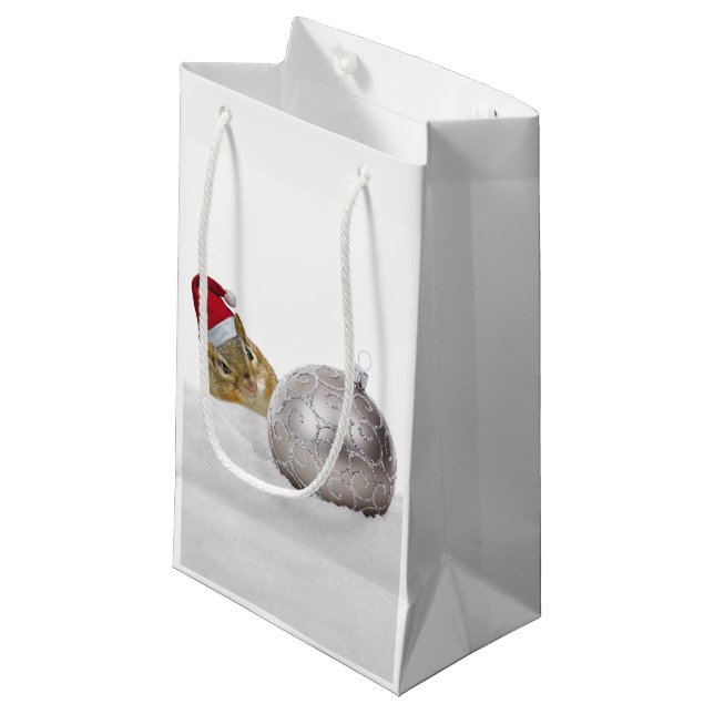 Niedlicher Chipmunk Silver und Schnee Weihnachtsfe Kleine Geschenktüte (Vorderseite Schrägansicht)