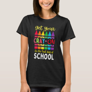 Niedlicher Crayon Lehrer Schüler am letzten Schult T-Shirt