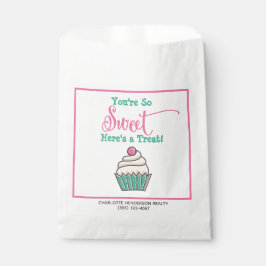 Niedlicher Cupcake mit Cherry Sweet Leckerei Geschenktütchen