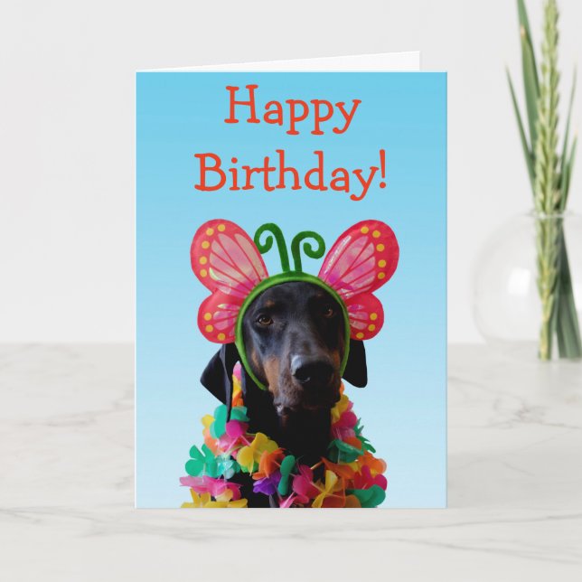 Niedlicher Doberman Hundeschmetterling Geburtstag Karte (Vorderseite)