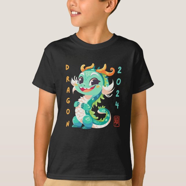 Niedlicher Drache 2024 T-Shirt (Vorderseite)