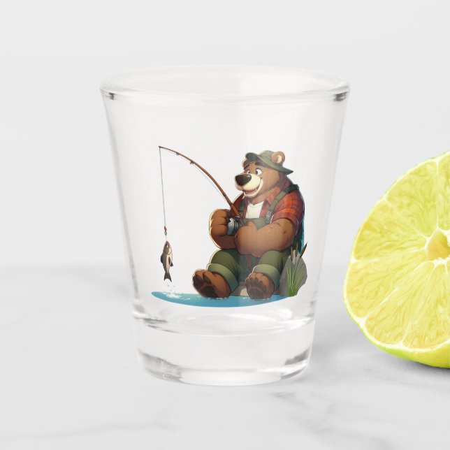 Niedlicher, draussen jagender Bär beim Fischen Schnapsglas (Vorderseite)