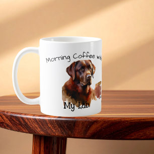 Niedlicher dunkelbrauner Morgenkaffee mit meinem L Kaffeetasse