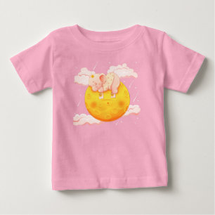 Niedlicher Elefant schläft auf dem Mond Baby T-shirt