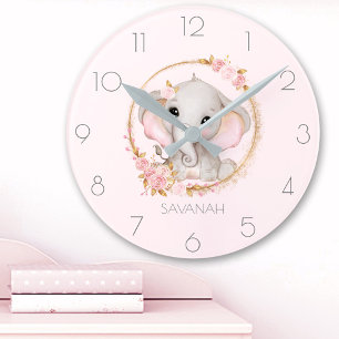Niedlicher Elephant Roses Girl Name Runde Wanduhr