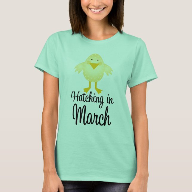 Niedlicher fälliger März Ankündigung T - Shirt (Vorderseite)