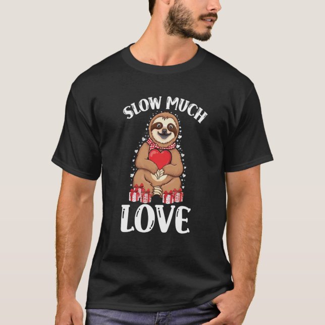 Niedlicher fauler Hund mit Herzschlucht, Liebe T-Shirt (Vorderseite)