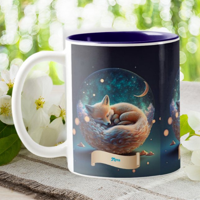 Niedlicher Fox Schlafen in Globe Sterne Moon Perso Zweifarbige Tasse (Von Creator hochgeladen)